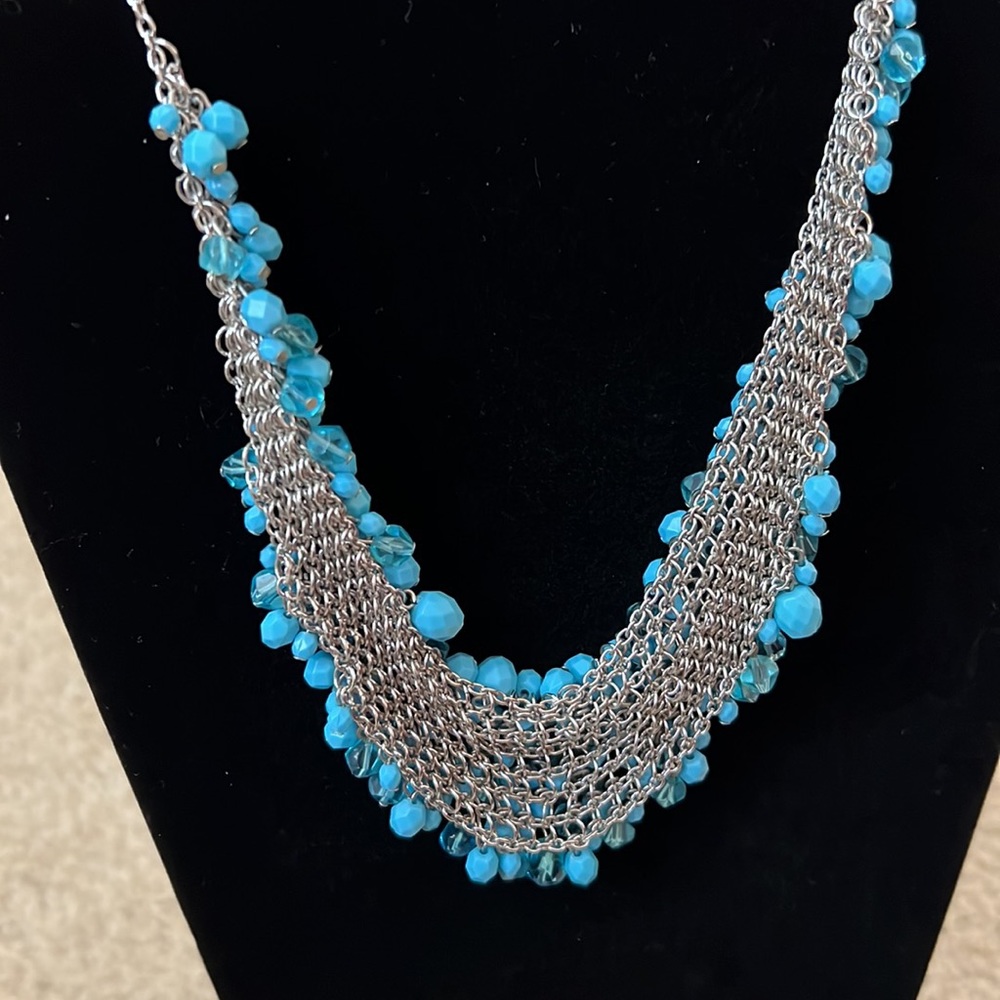 2/$10 Vintage beaded bib necklace - Picture 3 of 3